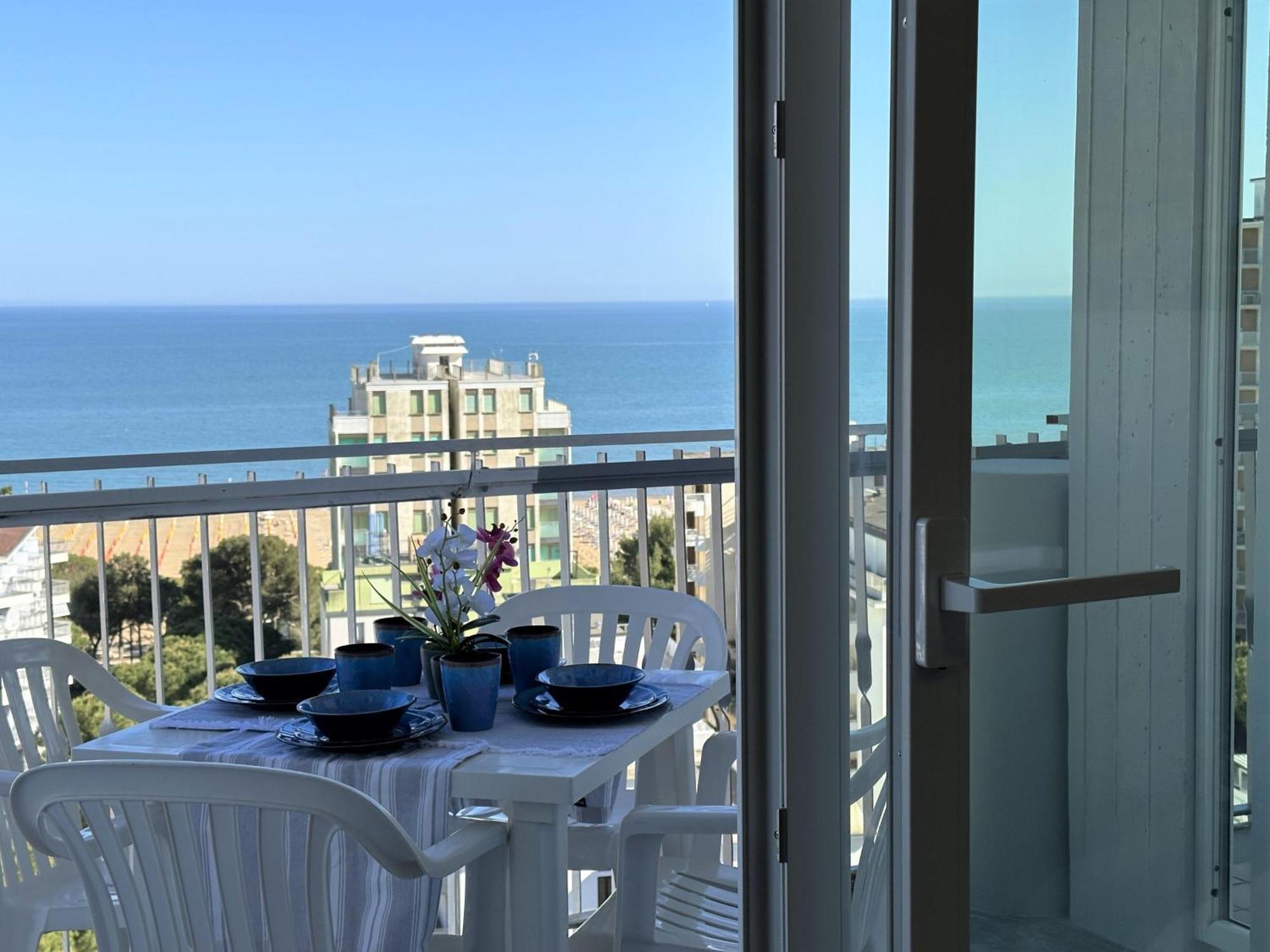Appartamenti La Torre Lignano Sabbiadoro Exteriör bild