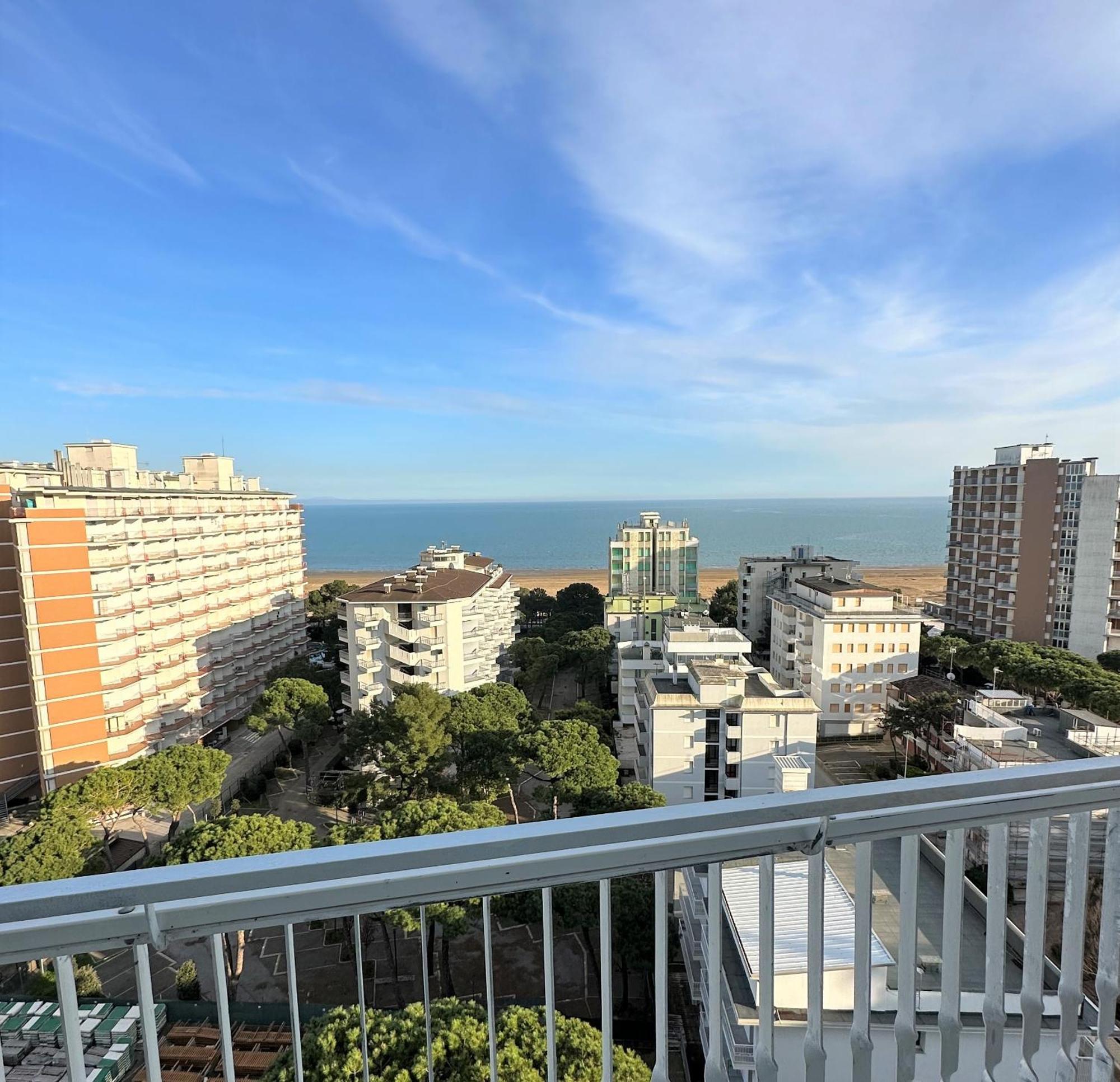 Appartamenti La Torre Lignano Sabbiadoro Exteriör bild