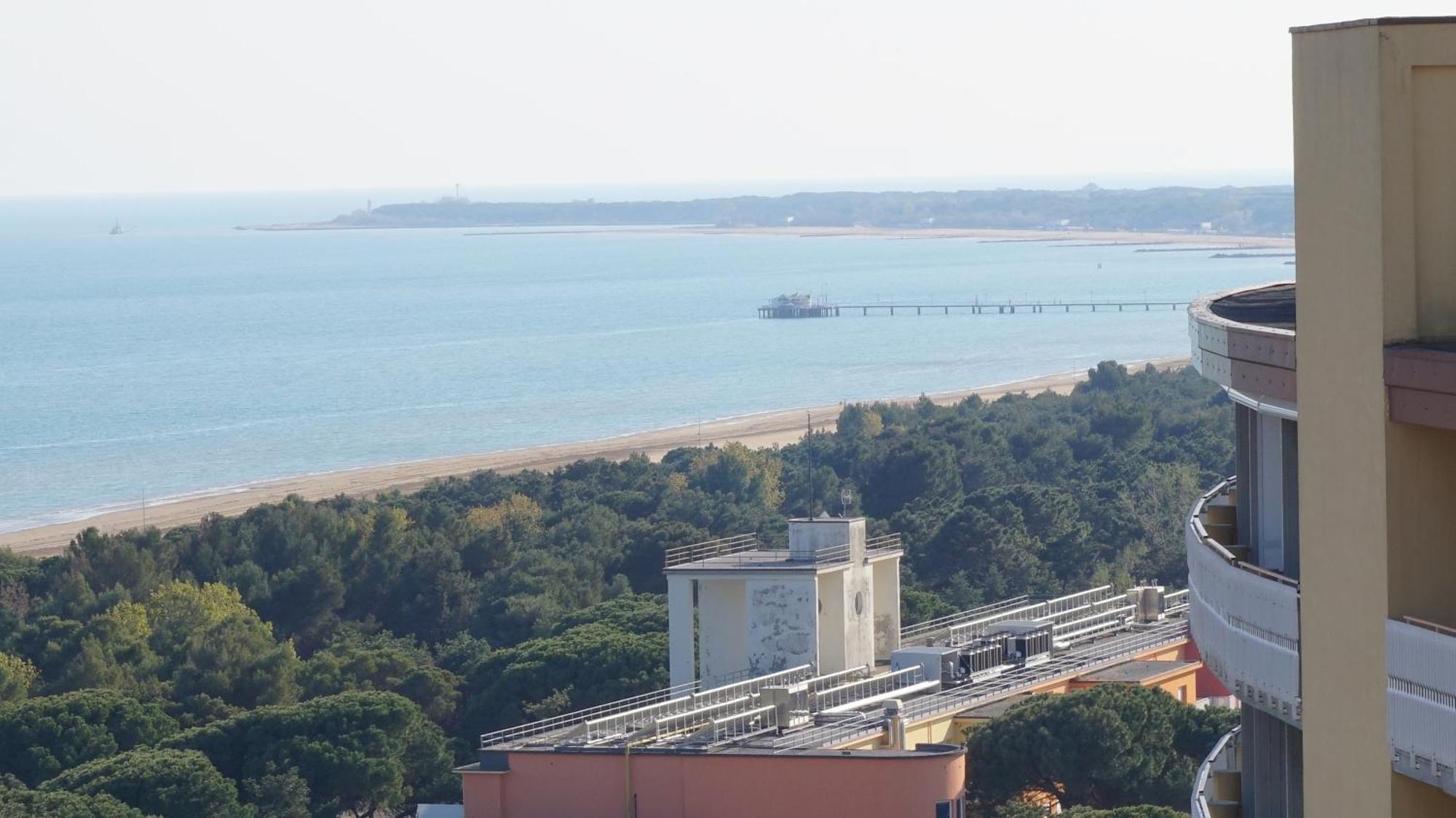 Appartamenti La Torre Lignano Sabbiadoro Rum bild