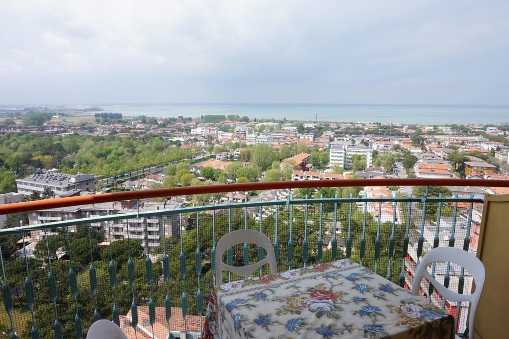 Appartamenti La Torre Lignano Sabbiadoro Exteriör bild
