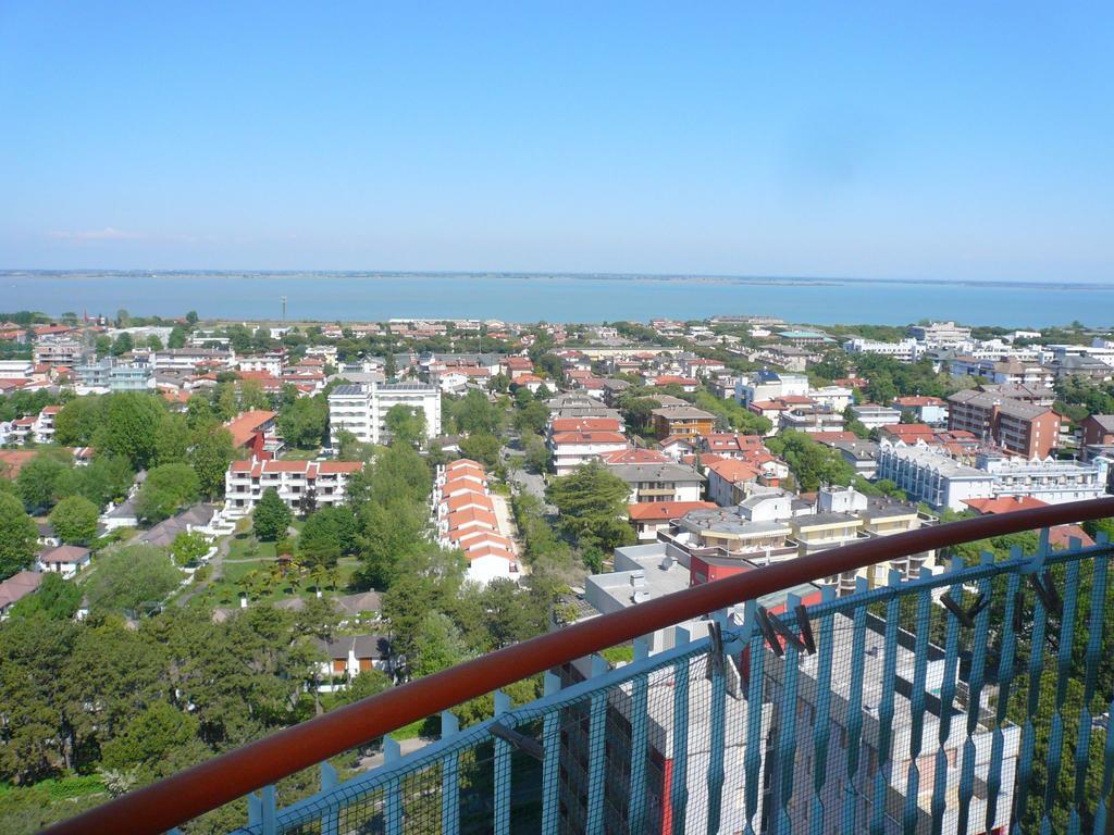 Appartamenti La Torre Lignano Sabbiadoro Exteriör bild