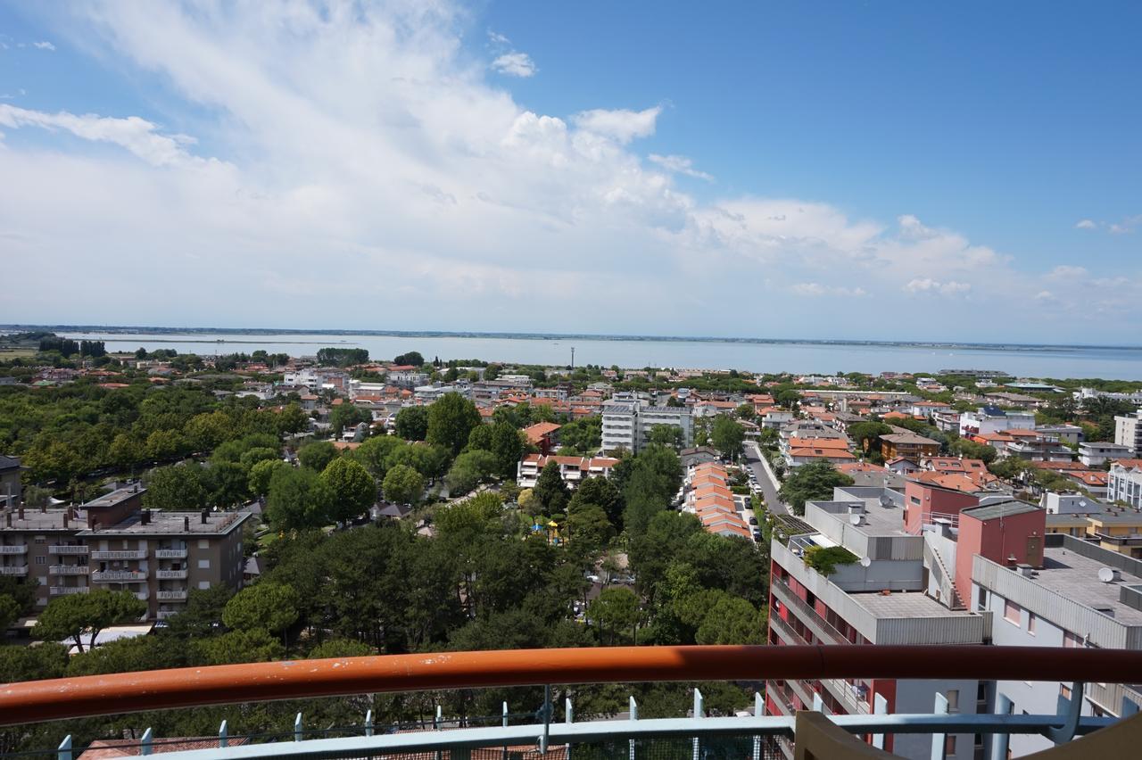 Appartamenti La Torre Lignano Sabbiadoro Exteriör bild