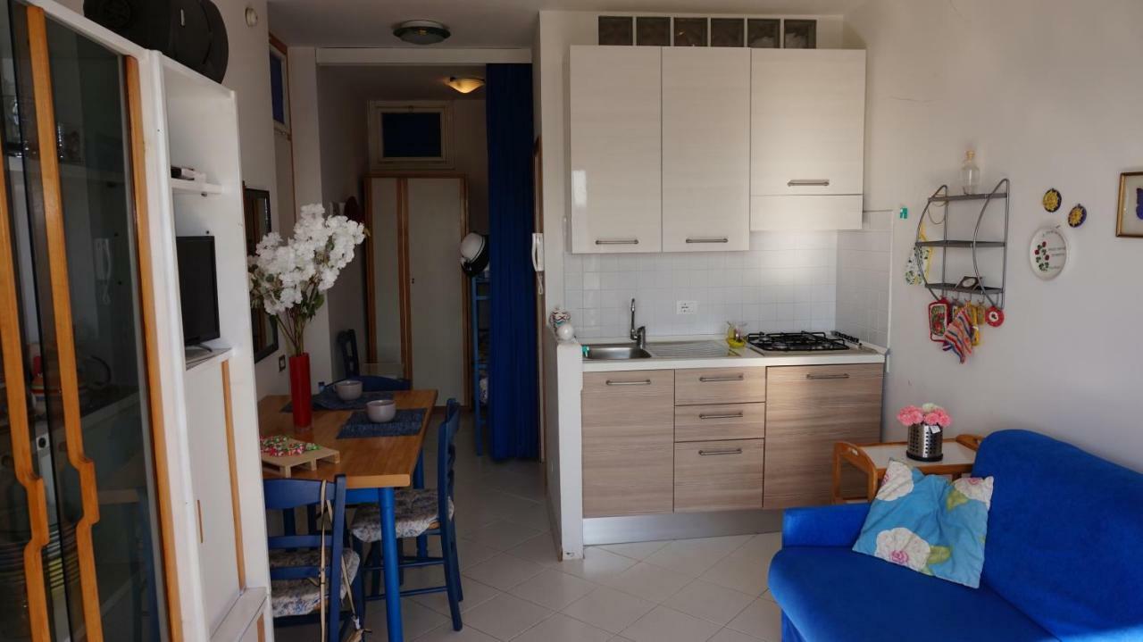 Appartamenti La Torre Lignano Sabbiadoro Rum bild